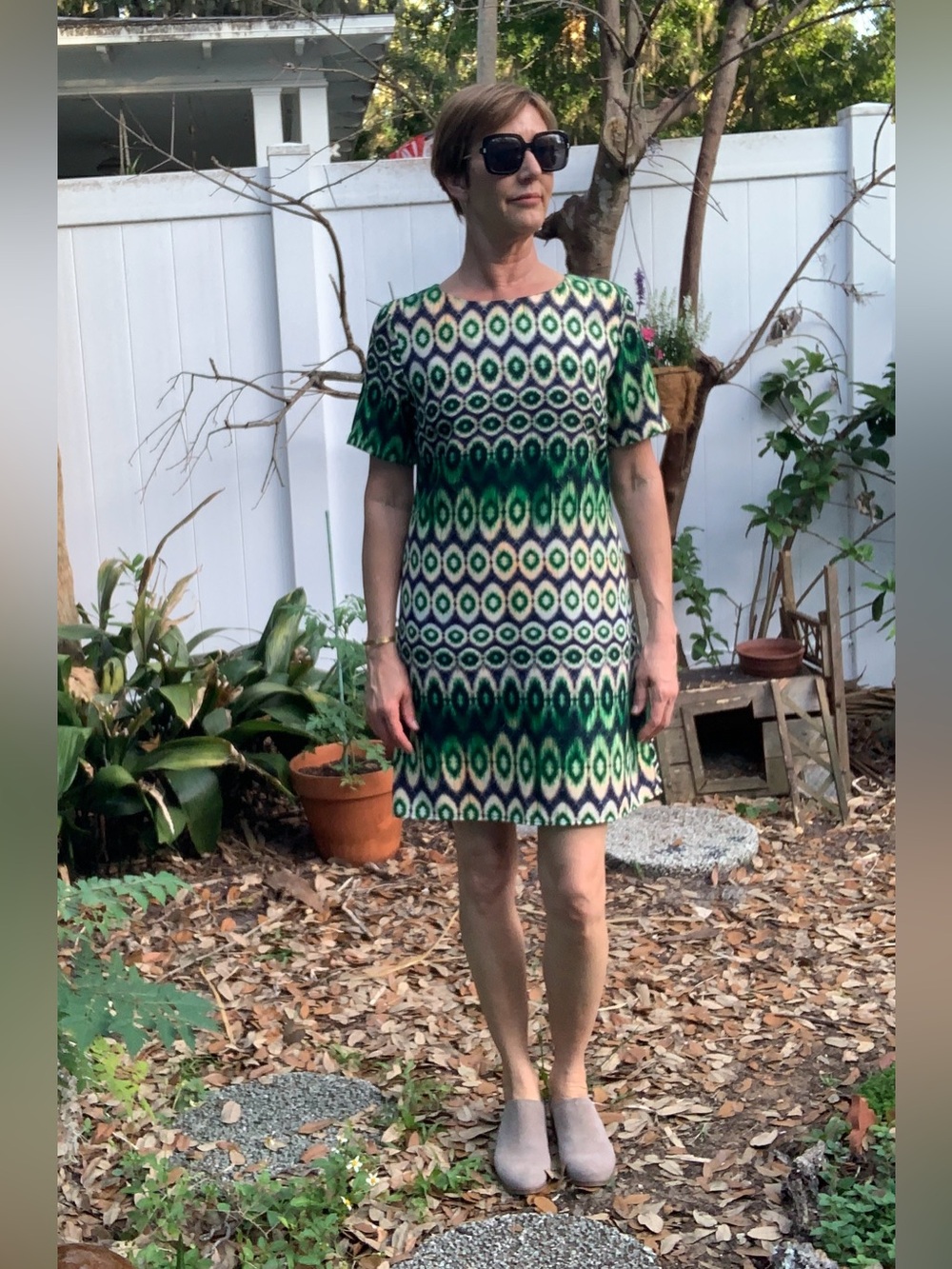 Green Patterned Short-Sleeve Shift Dress
